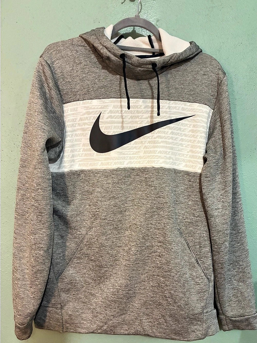 Nike Dri-FIT Men’s Medium Gray Logo Pullover Hoodie BV2764-063